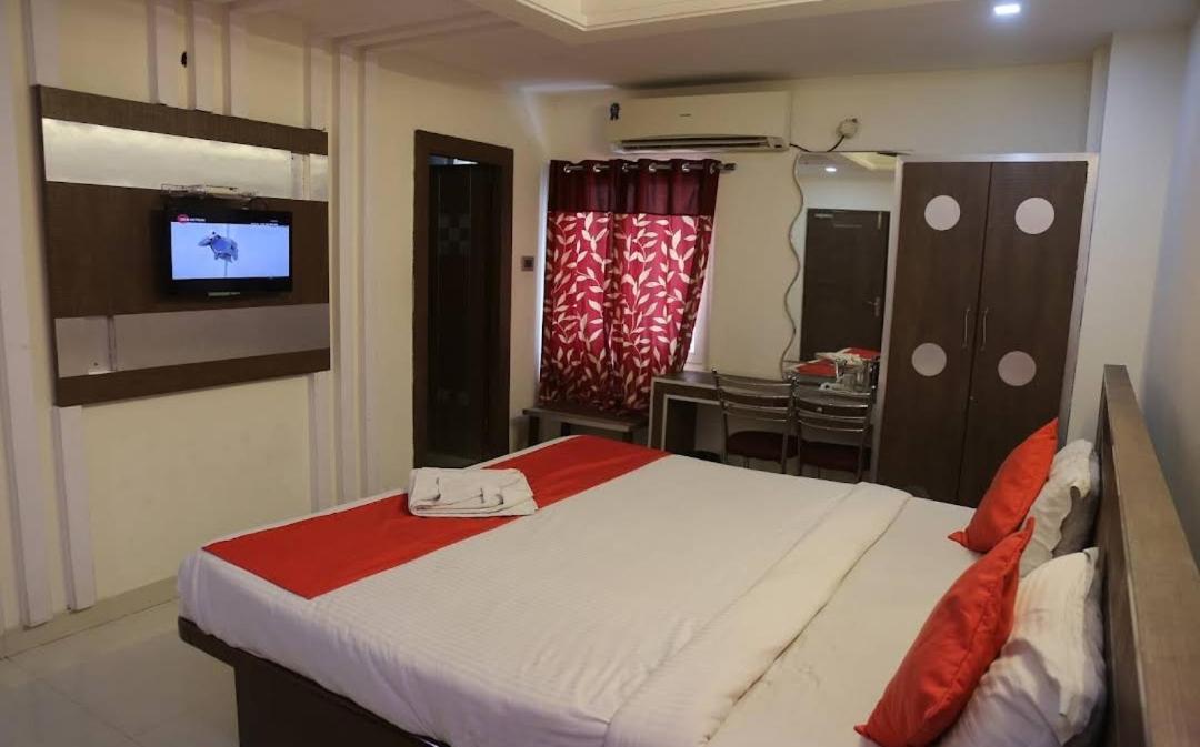 Padmavathi Family Guest House Visakhapatnam Dış mekan fotoğraf